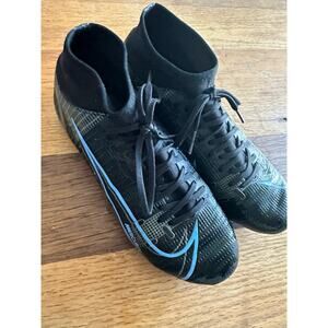 Nike Mercurial Superfly 8 Academy Size 6.5 Men’s, 8 in Women’s
